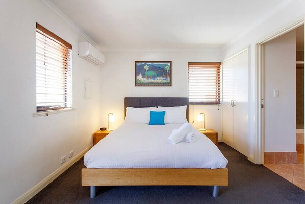Queen Bed 