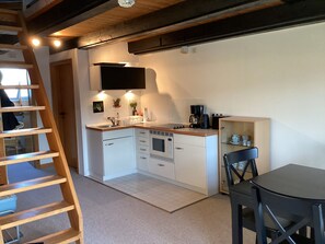 Küche (ohne Backofen)