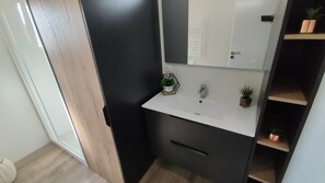 IMG_20230708_173734_BURST1