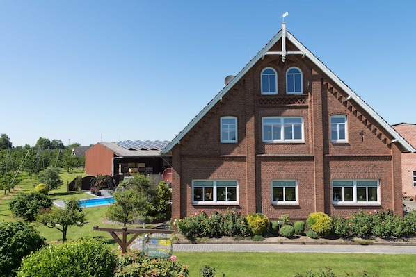 Ankerplatz Ferienwohnung / Gartenblick