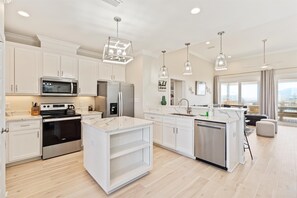 005 Purple Paradise Fully Equipped Kitchen