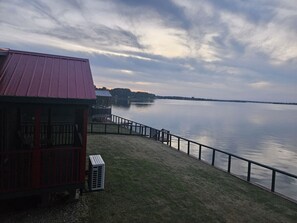 dusk lakeview
