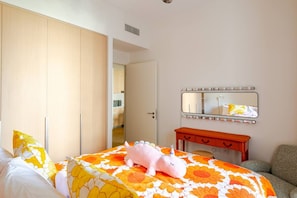 BedRoom With Mirror