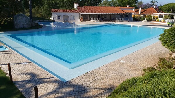 Enjoy our shared outdoor saltwater swimming pool #pool #portugal #airbnb