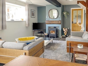 Living area | Honey Bee Cottage, Calbourne