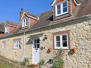 Exterior | Honey Bee Cottage, Calbourne