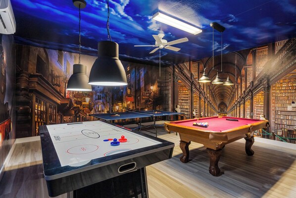 Game Room (Garage)