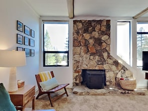 Slopeside Condo Just Steps to Mammoth