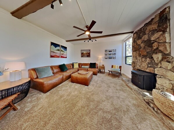 Open Slopeside 2 Bedroom Condo
