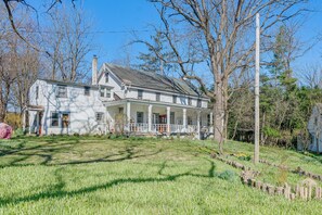 3-Story House | Self Check-In | 5 Mi to Valley Forge Historical Park