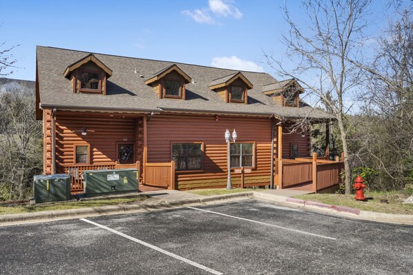 Cabin Entrance and Parking