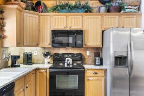 Full kitchen