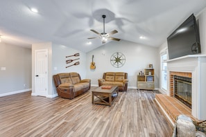 Living Room | Smart TV