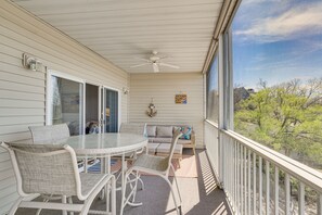 Screened Balcony | Single-Story Unit | 3rd-Floor Condo