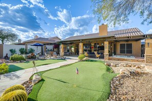 Backyard | Putting Green | Private Pool | Fire Pit | Hot Tub | Gas Grill