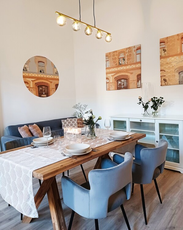 Living room with dining area for six people