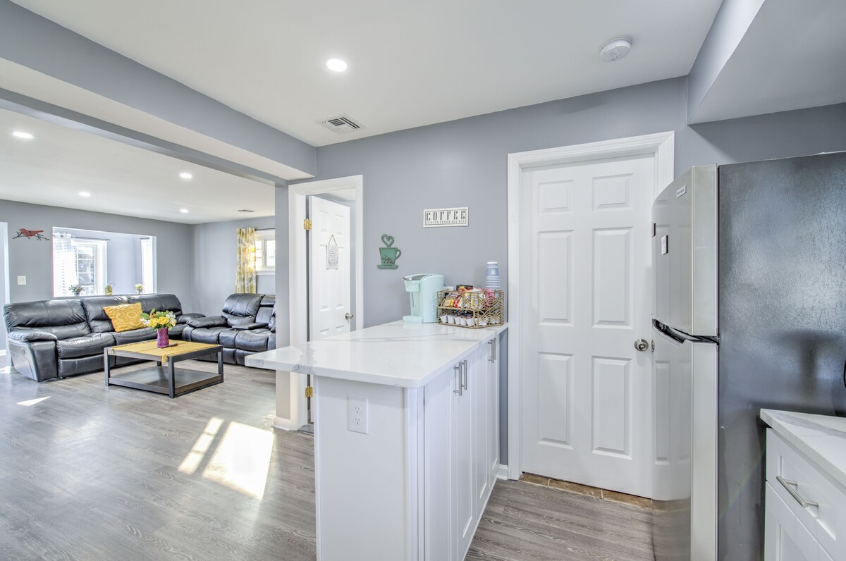 Shore house Family Vacation Home, NJ Pet Friendly, 5-min walk to the theme park!