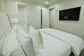 Bedroom with Comfortable King Size Bed + Ensuite Bathroom