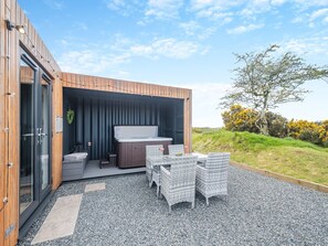 Jacuzzi | Galloway Coo - Galloway Luxury Lodges, Wigtown