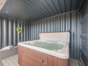 Jacuzzi | Galloway Coo - Galloway Luxury Lodges, Wigtown