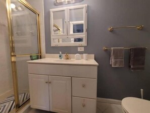 Full shower for bedrooms 1