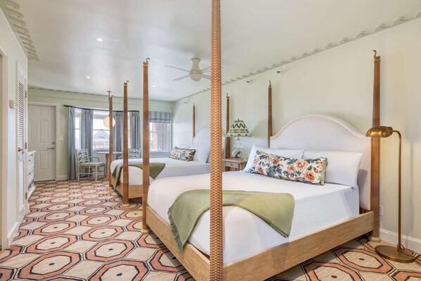 Let every moment slow down in a spacious haven where light dances across polished floors and thoughtful textures.