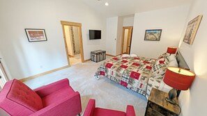 Celestial Dr - Primary Bedroom