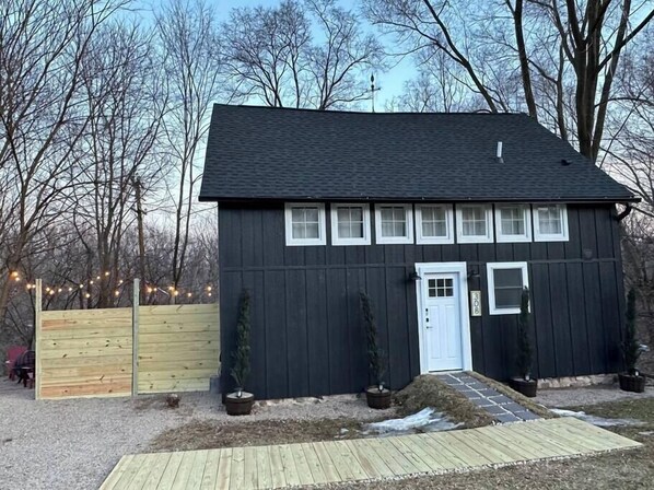 Fox River Barn