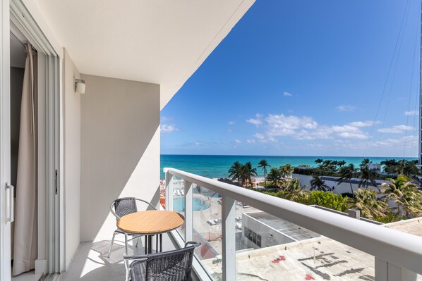 Sunny Isles Beach Vacation Rental | Studio | 1BA | 360 Sq Ft | Elevator Access