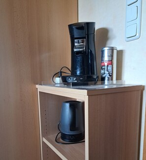 Kaffee und/oder Kaffeemaschine