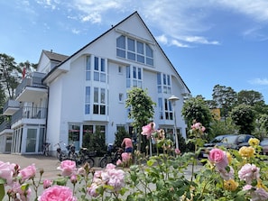 Strandstraße 8/10