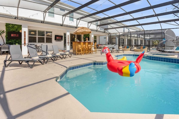 Luxury Patio with Private Pool and Hot Tub, Games, Smart TVs, BBQ and more.