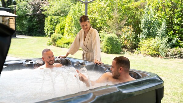 Bain à remous extérieur