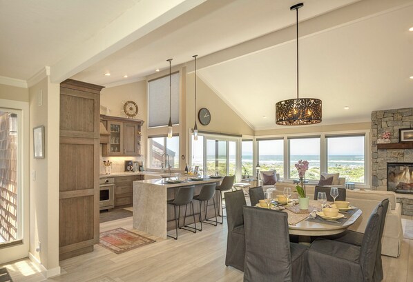 Welcome to Casa Bella - Designer Decor Throughout