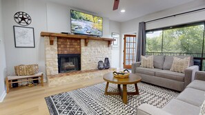 Living area with queen size sleeper sofa