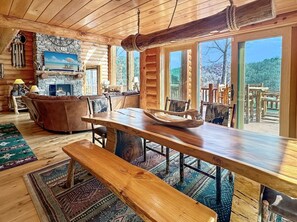Mountain Ridge dining and great room