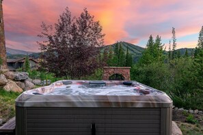 Private Hot Tub With Ski Area Views