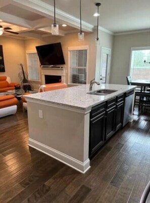 Kitchen Facing Living Room