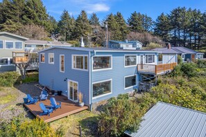 Outside deck - 2 story Ocean view 3 bedroom/3 bath home 1 1/2 block to the beach.