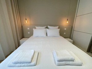 Bedroom 1 (2)
