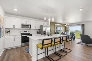 Kitchen and dining area. 