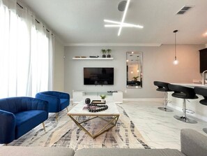 Living room image 2