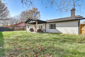 Fenced-In Backyard | Gas Grill | Patio