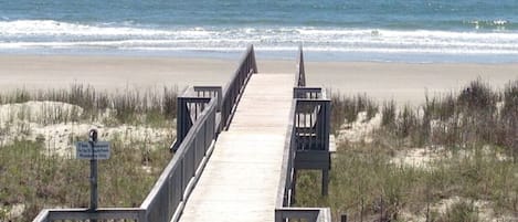 The beach is just a few steps away.