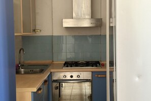 Unclassified image, 4 of 25, button