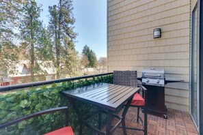 Private Balcony | Grill | Outdoor Dining Area