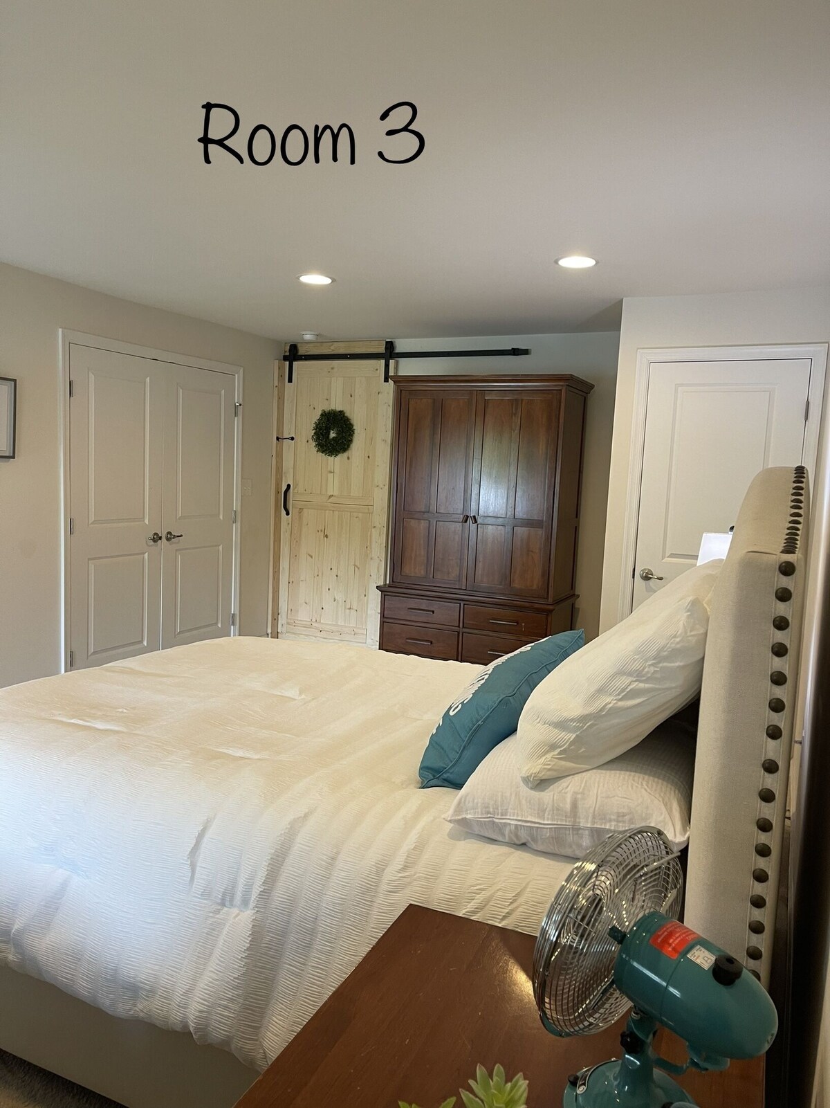 UVA graduation rental located minutes from UVa. Two assigned parking spaces.