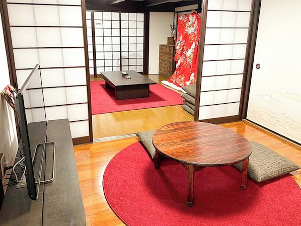 ・[Relaxation space] A room filled with a Japanese atmosphere. The comfort of the tatami mats and Japanese-style interior provide a relaxing time.