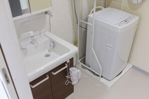 Washroom & dressing room: Free use of washing machine (free detergent)