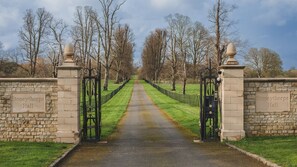 Stoneythorpe Estate, The Stables at Stoneythorpe, Bolthole Retreats